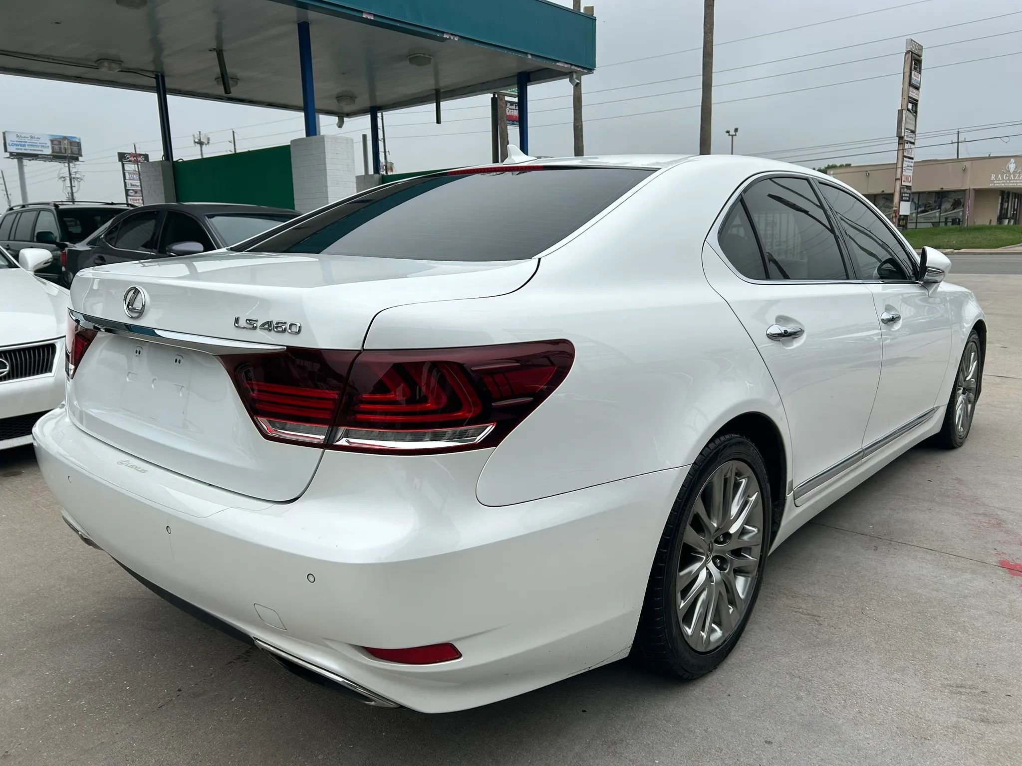 Used 2013 Lexus LS 460 w/ Comfort Pkg RWD image 5