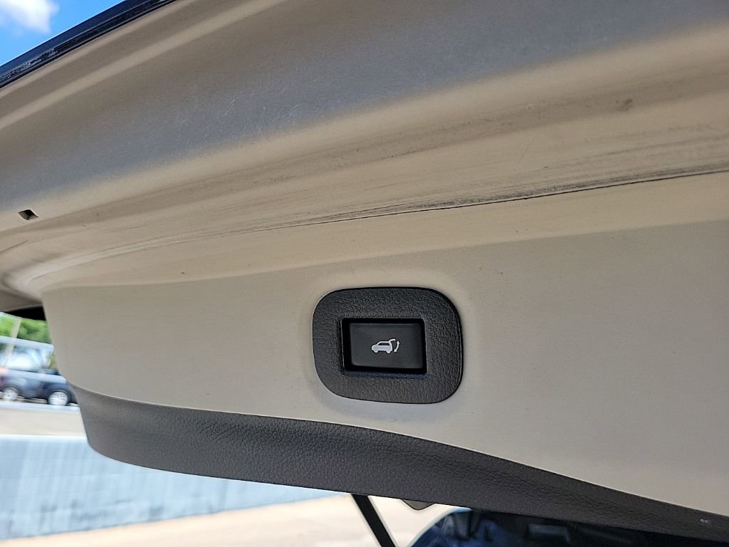 Used 2019 Nissan Rogue SV image 15