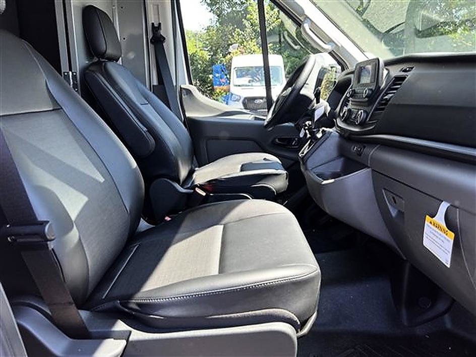 New 2024 Ford Transit 250 148 Medium Roof w/ Load Area Protection Package RWD image 17