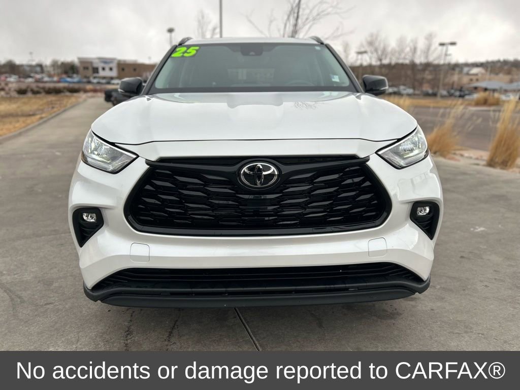 Used 2025 Toyota Highlander XLE image 2