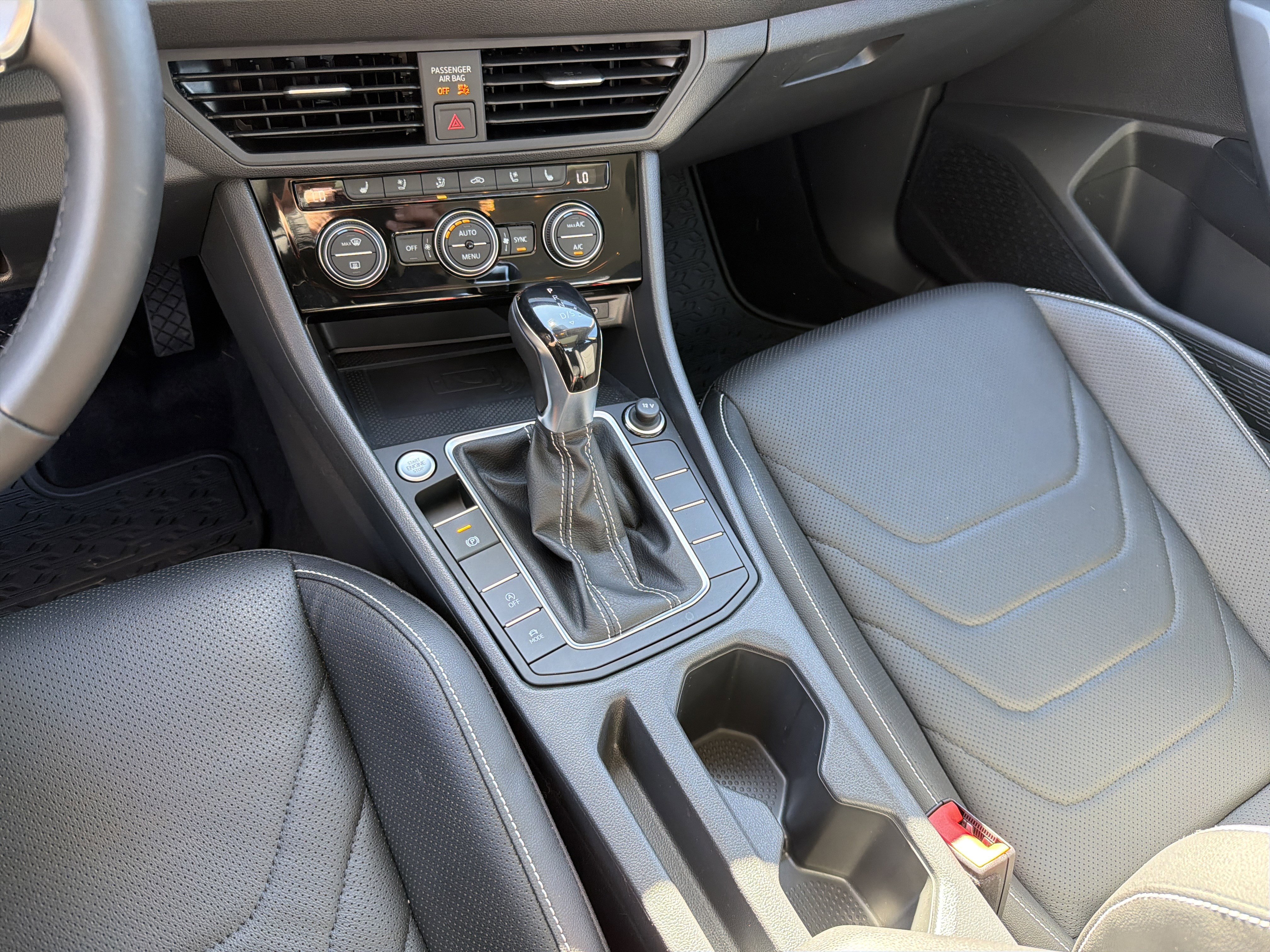 Used 2024 Volkswagen Jetta SEL image 29