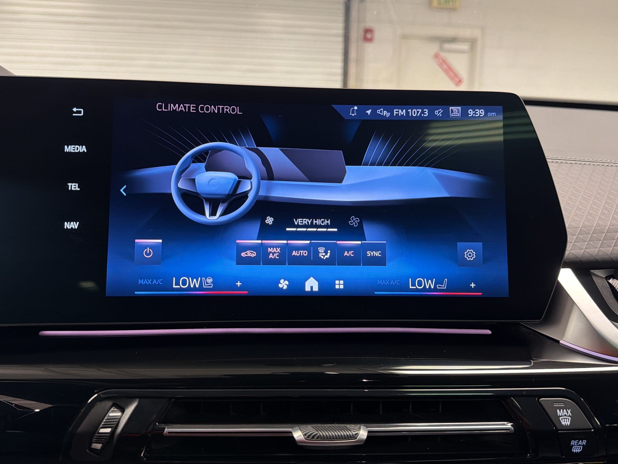 Certified 2025 BMW X2 xDrive28i AWD/4WD image 21
