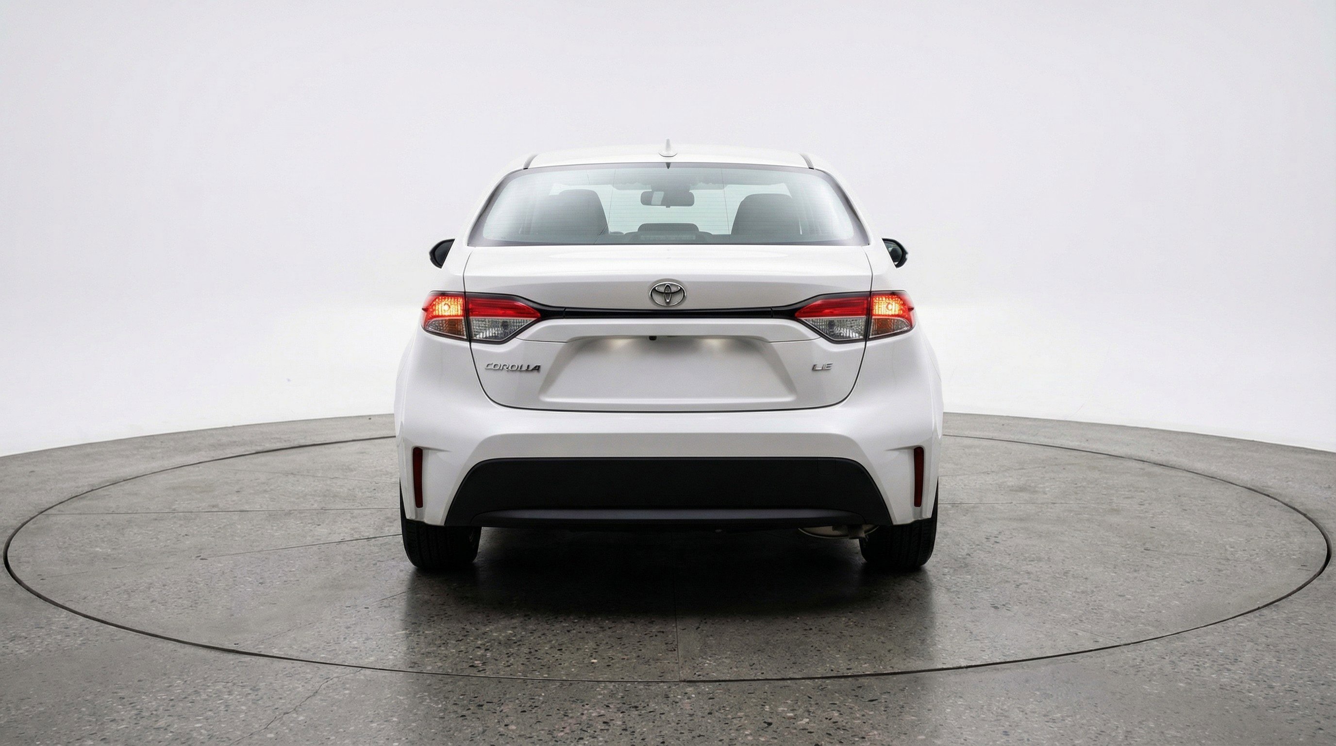 Used 2025 Toyota Corolla LE FWD image 7