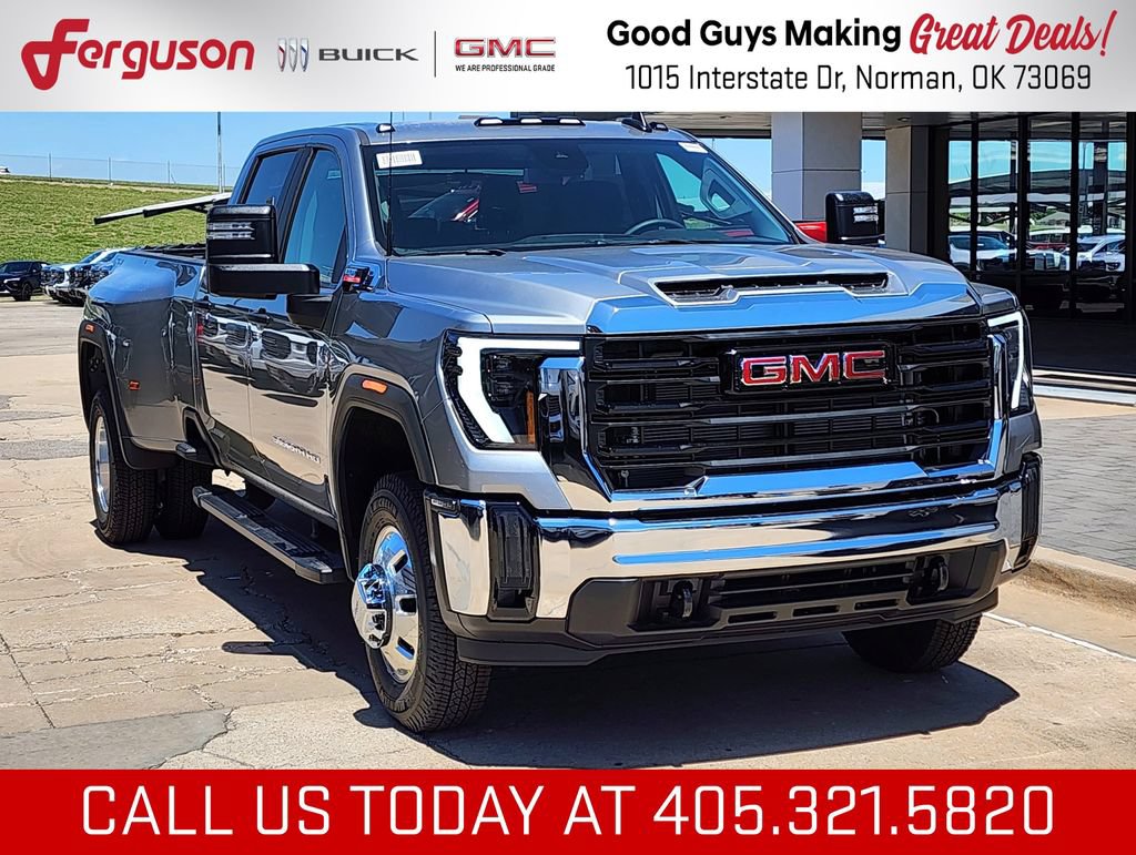 New 2026 GMC Sierra 3500 Pro AWD/4WD image 1