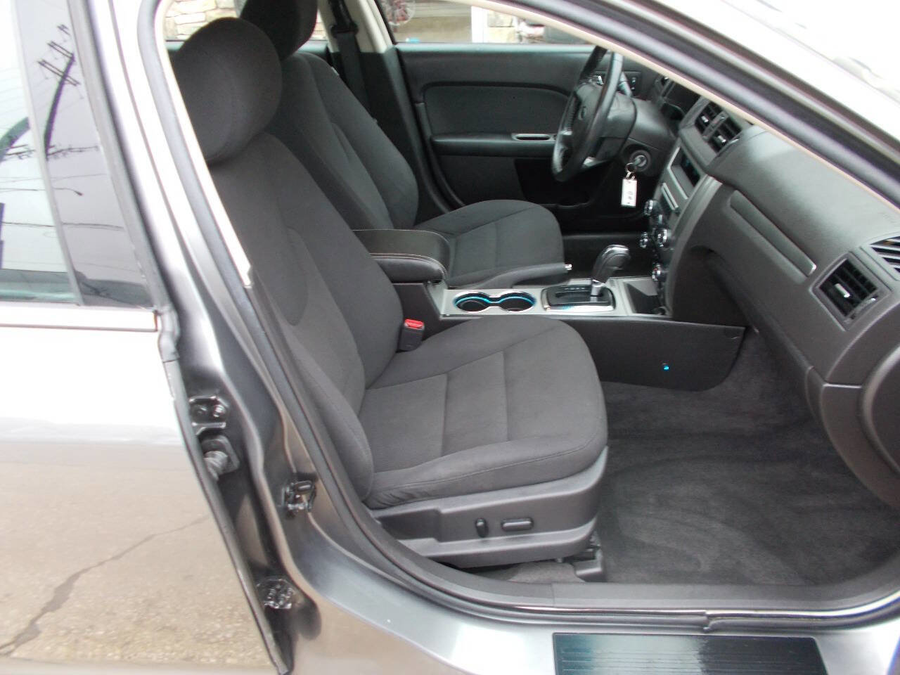 Used 2011 Ford Fusion Hybrid image 18