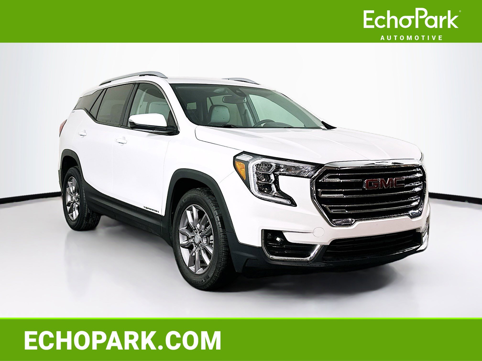 Used 2023 GMC Terrain SLT image 1