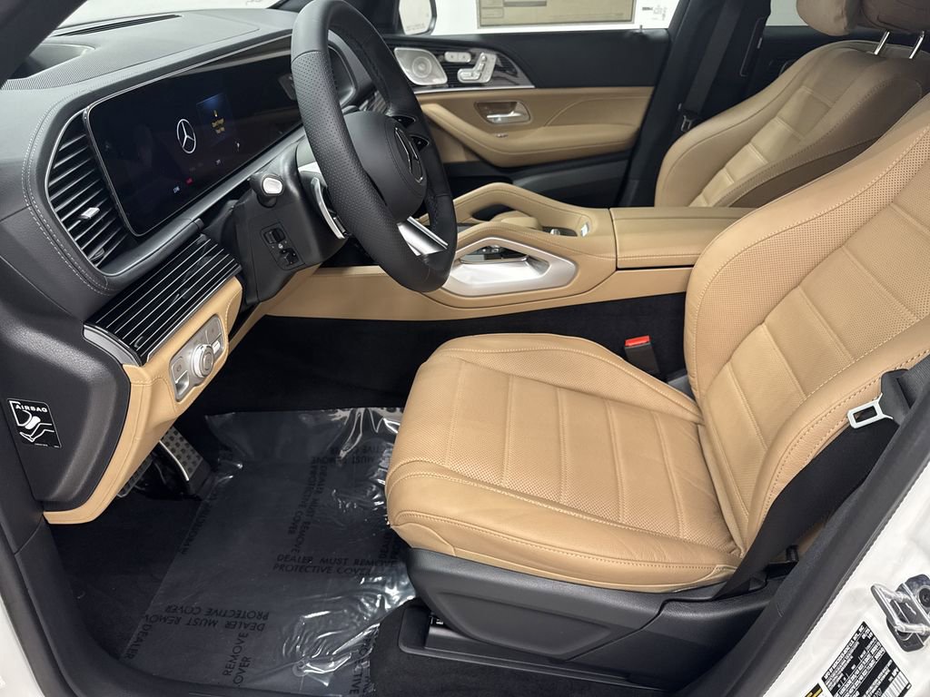 New 2026 Mercedes-Benz GLS 580 4MATIC image 9