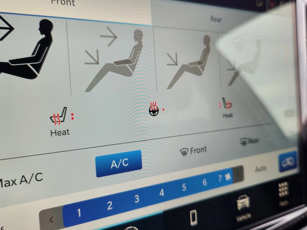 New 2026 Chrysler Pacifica Select FWD image 24