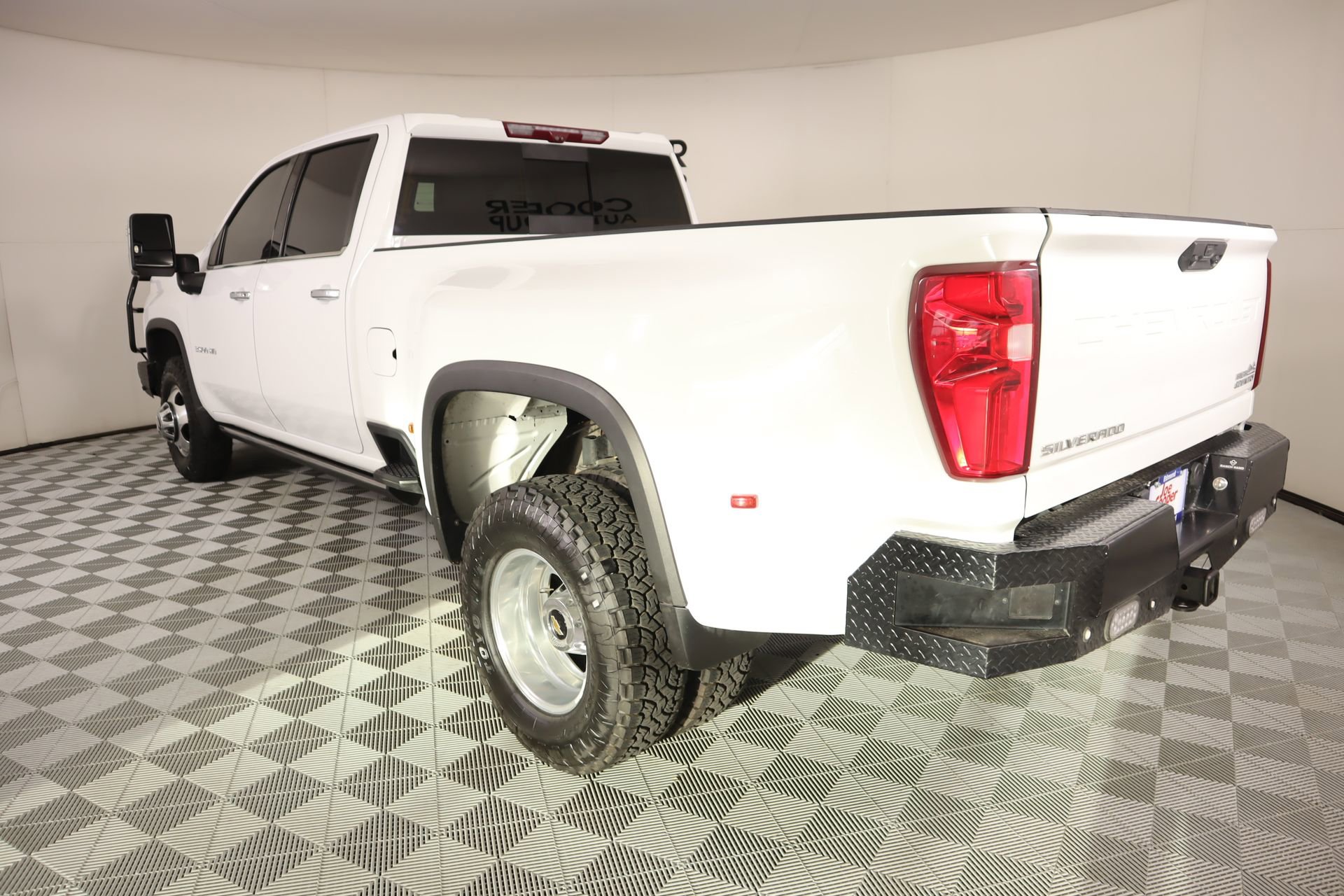 Used 2023 Chevrolet Silverado 3500 High Country AWD/4WD image 23