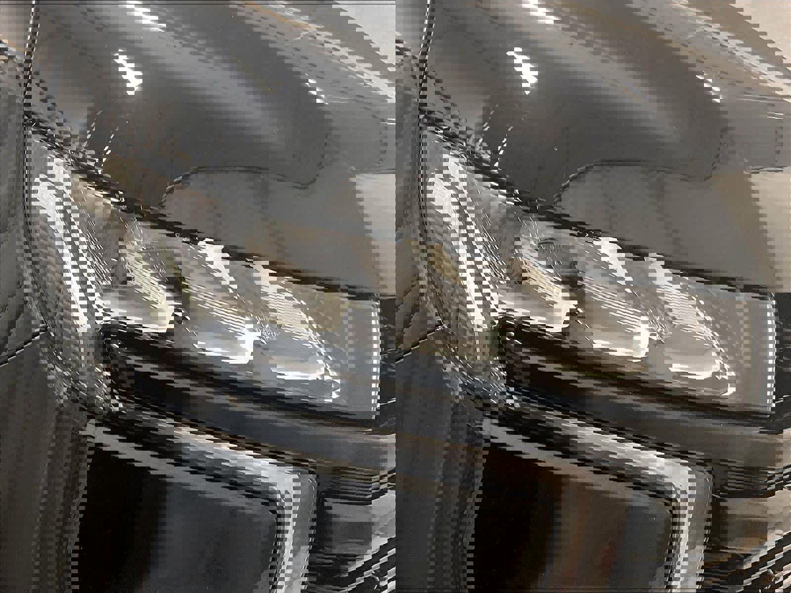 Used 2023 Chevrolet Tahoe RST image 34