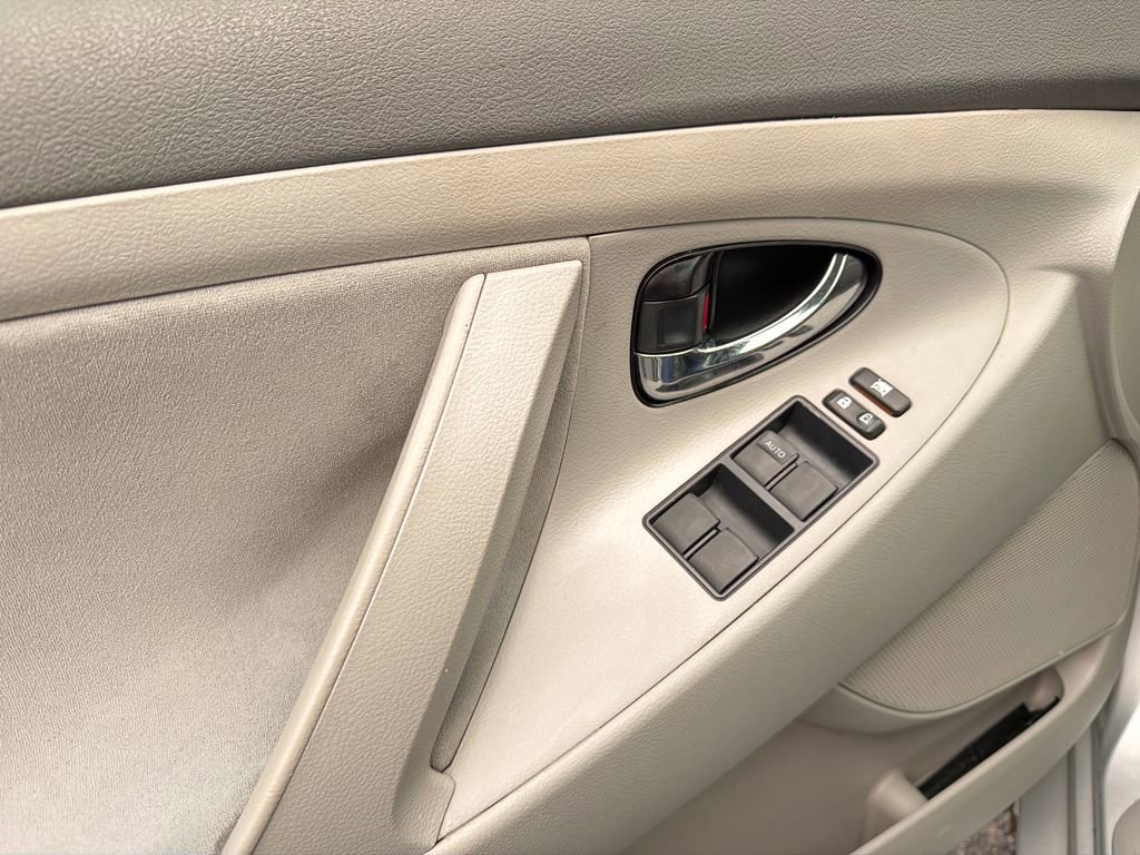 Used 2007 Toyota Camry LE image 26