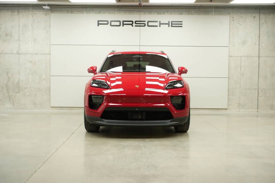 New 2026 Porsche Macan 4 Electric AWD/4WD image 10
