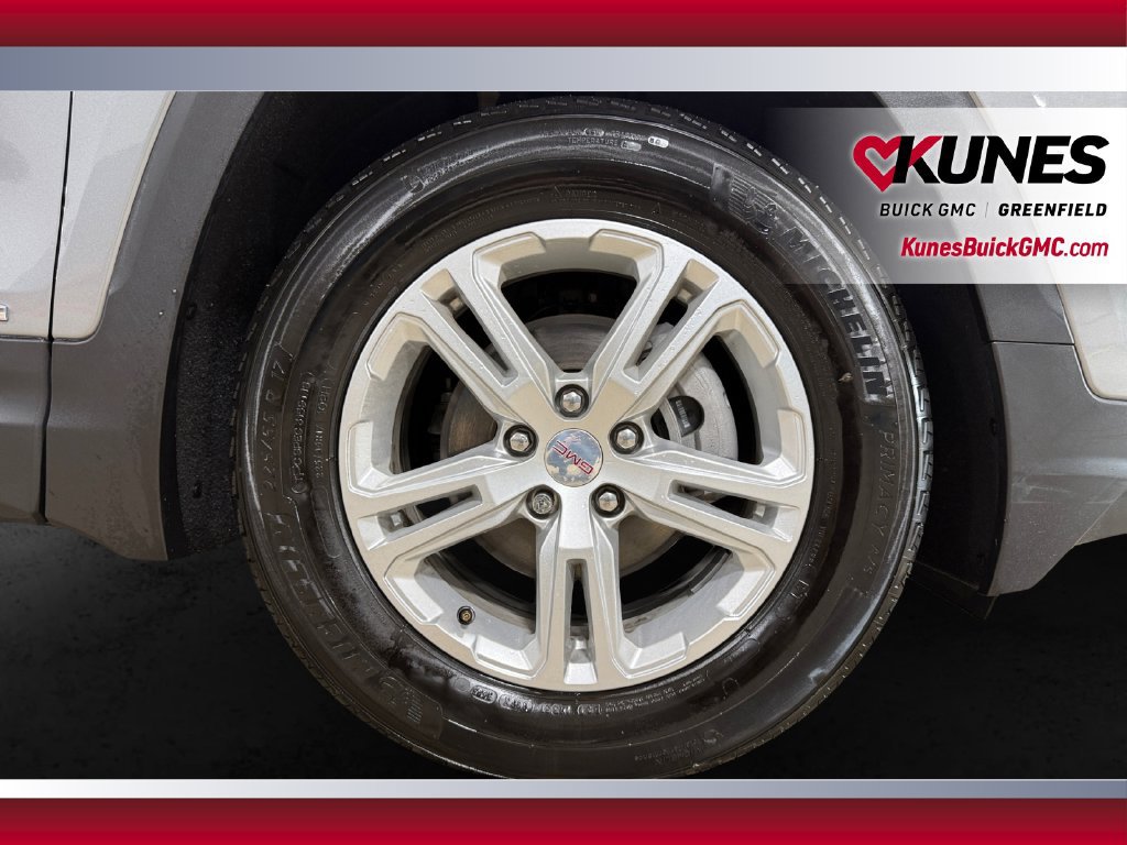 Used 2024 GMC Terrain SLE w/ Driver Convenience Package FWD image 13