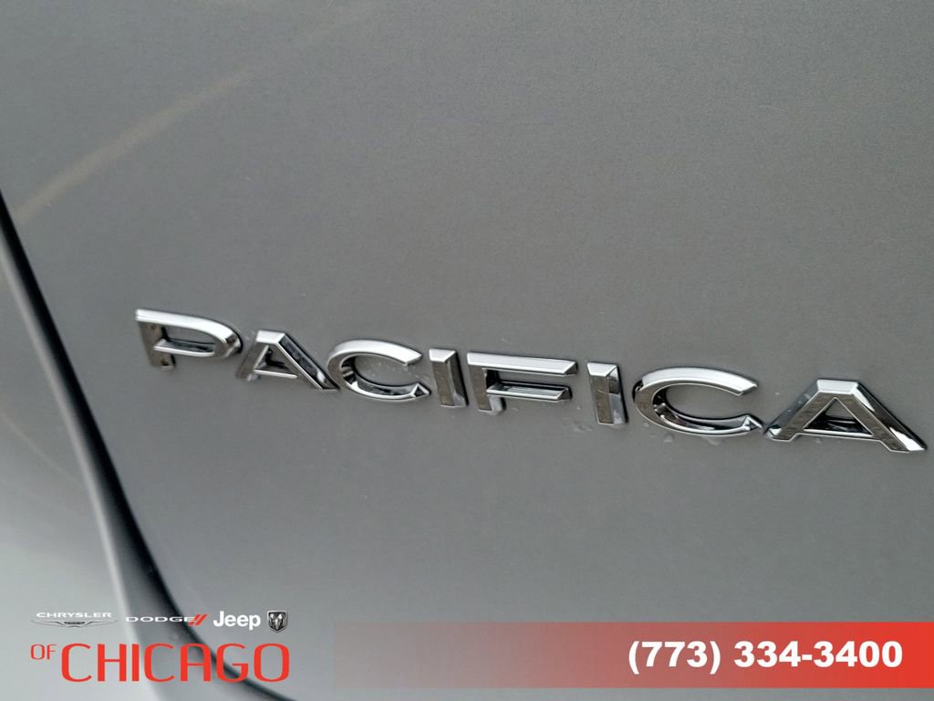 New 2026 Chrysler Pacifica Limited image 6