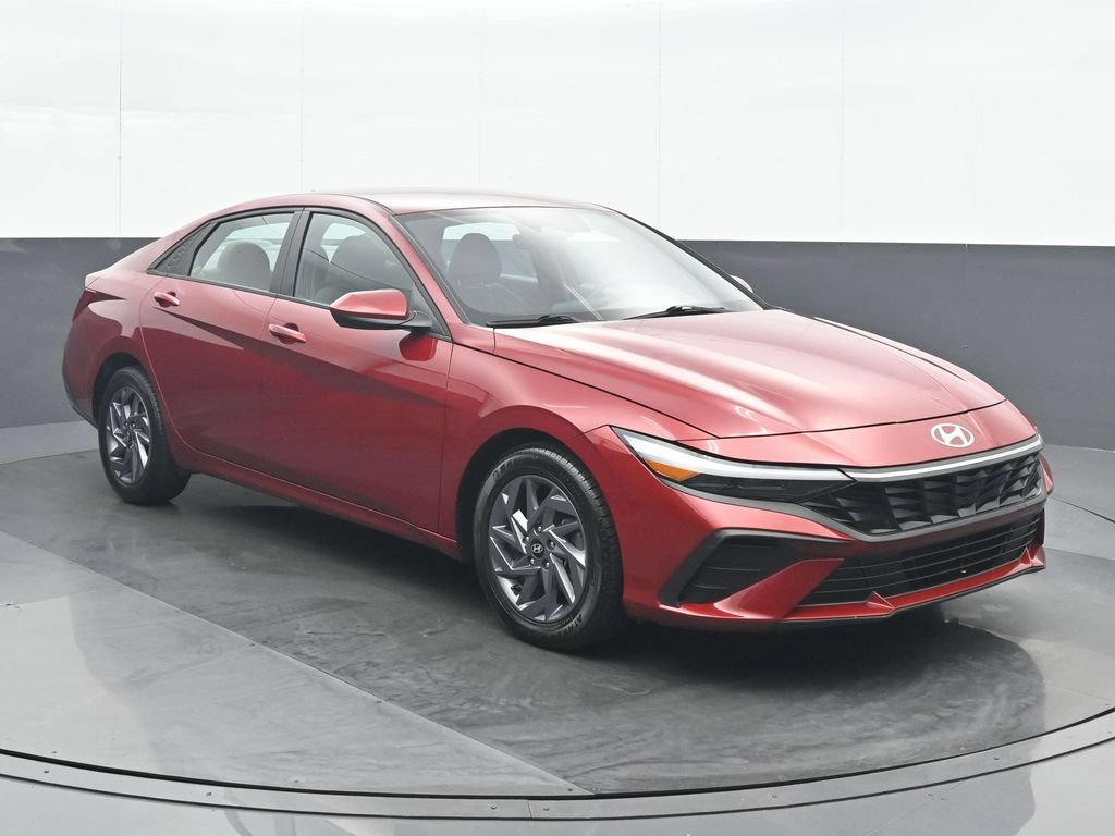 Used 2024 Hyundai Elantra SEL FWD image 9