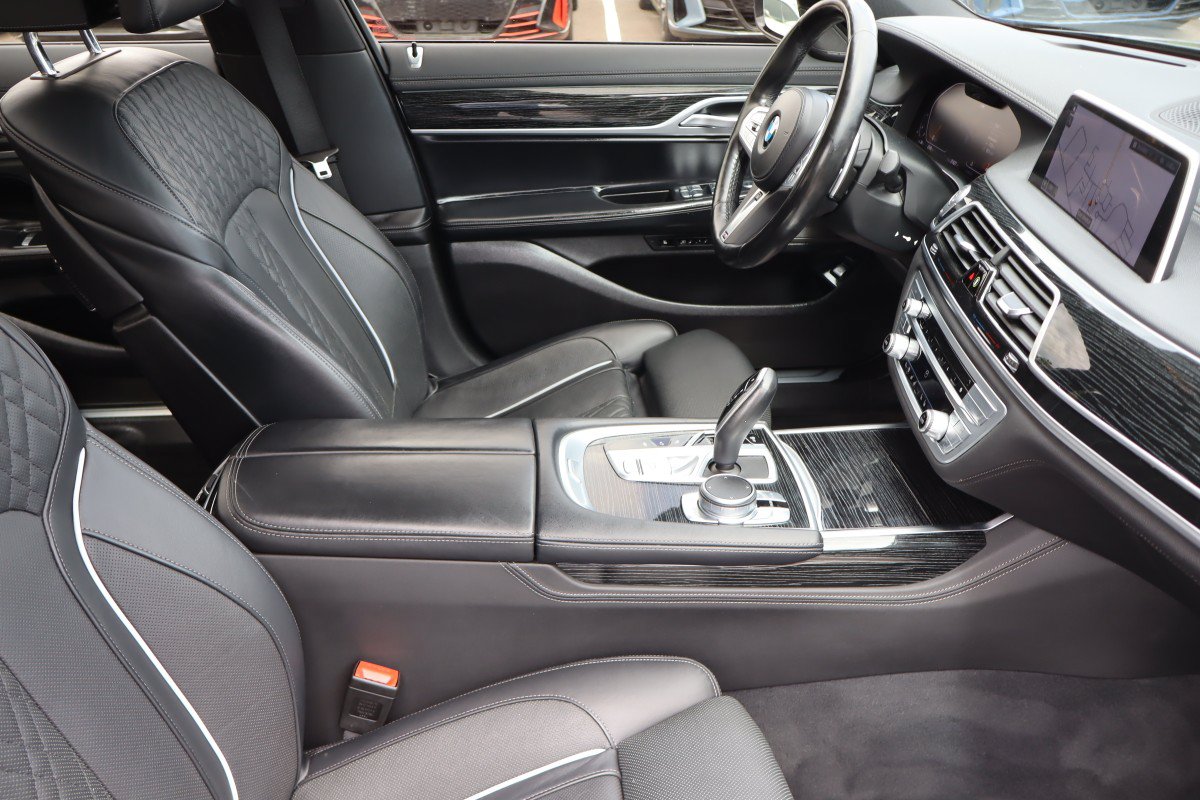 Used 2022 BMW 750i xDrive w/ Luxury Rear Seating Package AWD/4WD image 15
