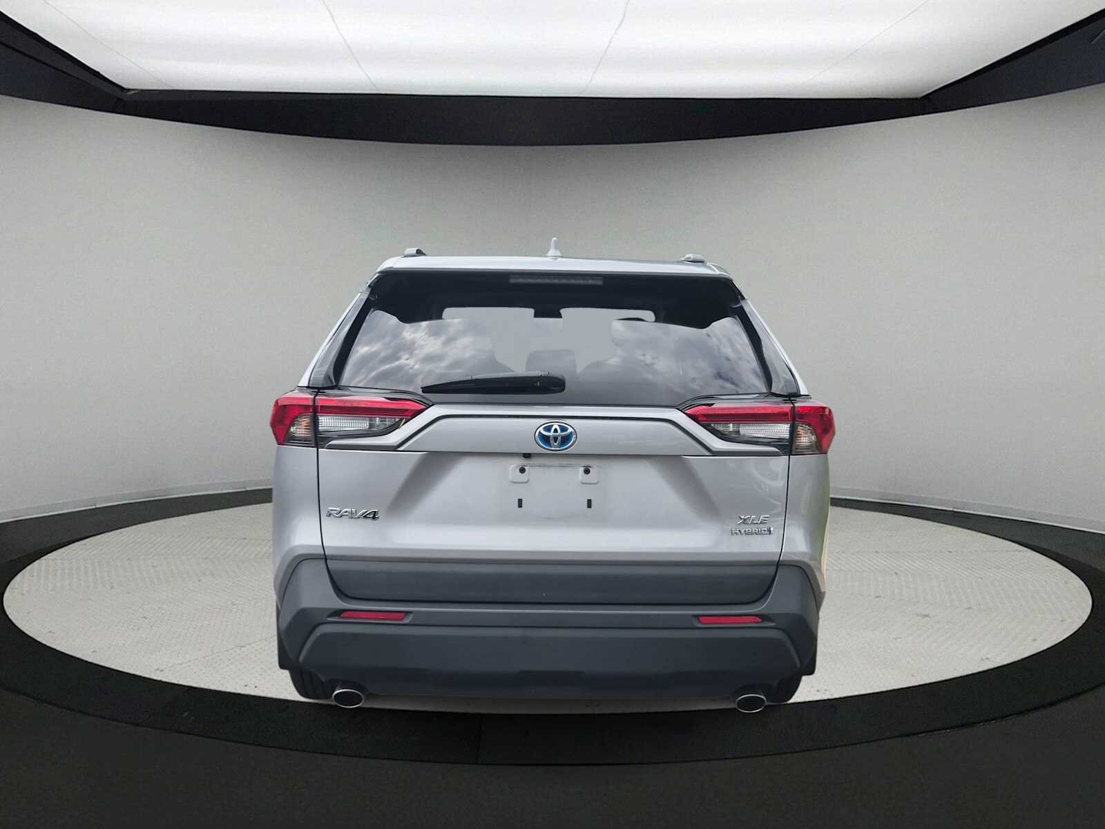 Used 2021 Toyota RAV4 XLE w/ Convenience Package AWD/4WD image 7