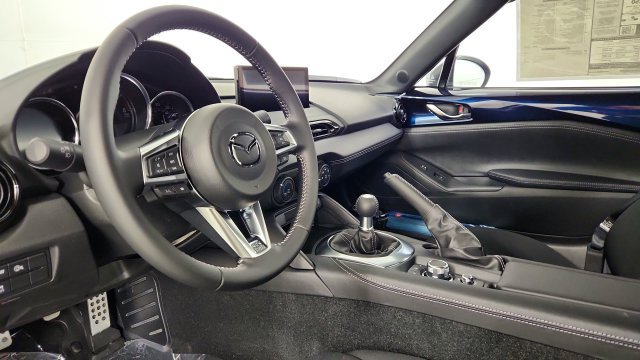 New 2026 MAZDA MX-5 Miata Club w/ Interior Package RWD image 11