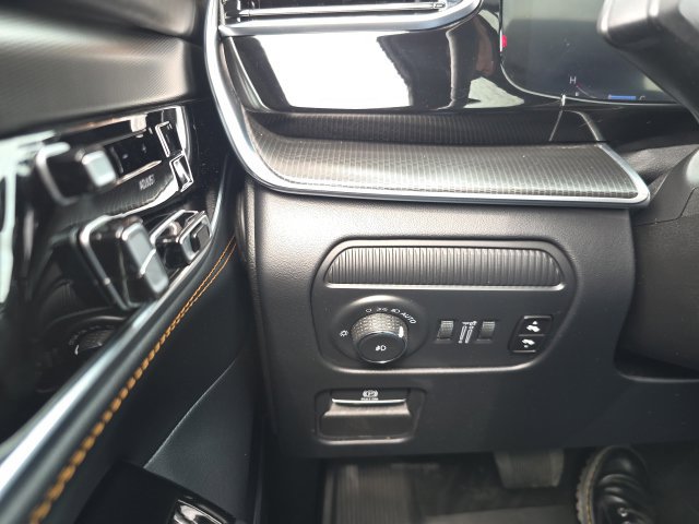 Used 2025 Jeep Grand Wagoneer L Series III w/ Rear Seat Video Group 1 AWD/4WD image 24