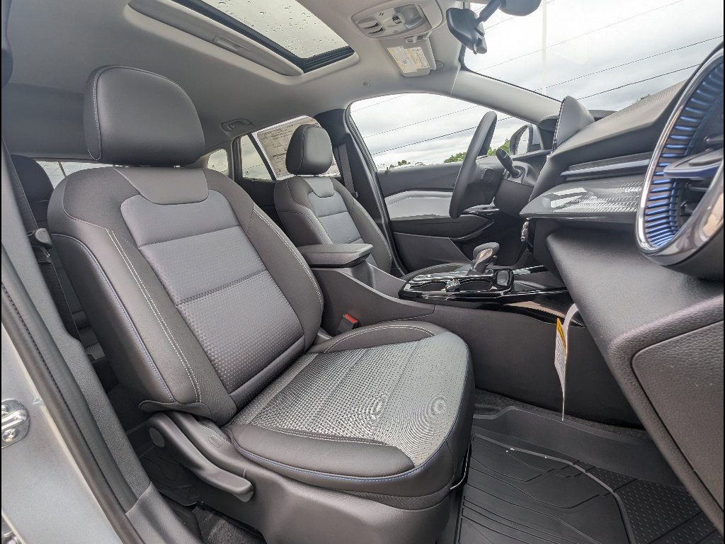 New 2026 Chevrolet Trax LT w/ Sunroof Package FWD image 13