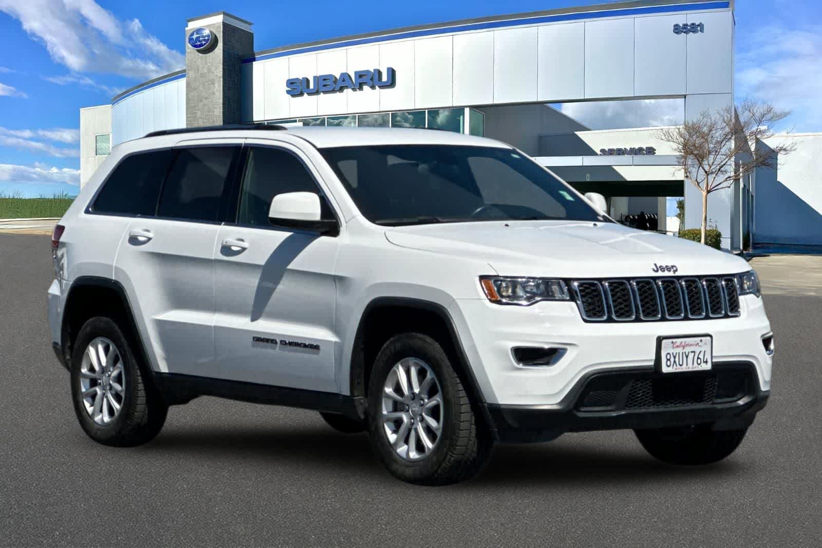 Used 2021 Jeep Grand Cherokee Laredo image 5