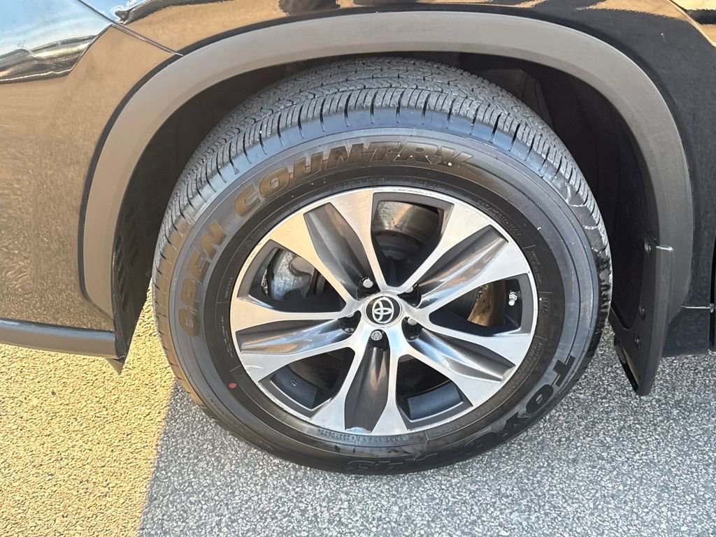 Used 2024 Toyota Highlander XLE image 43