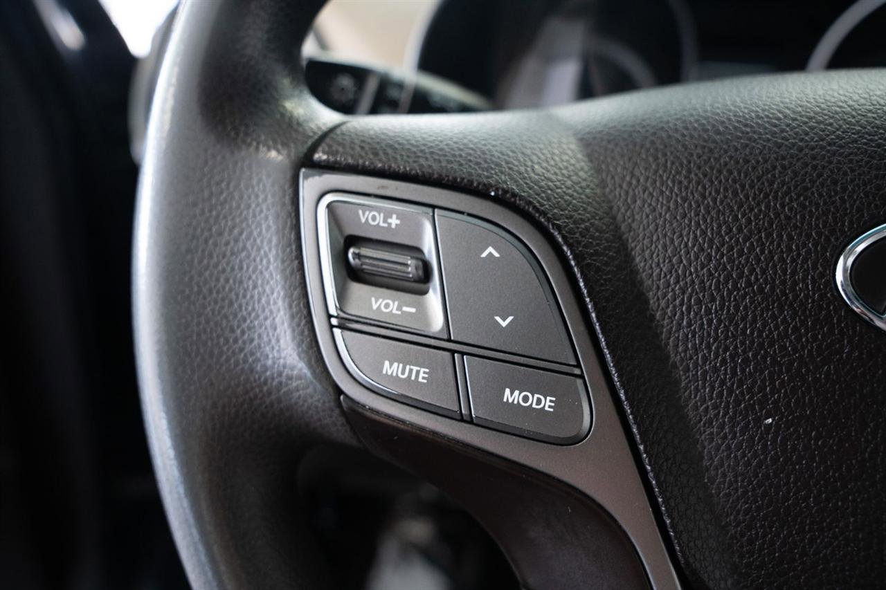 Used 2017 Hyundai Santa Fe Sport image 17