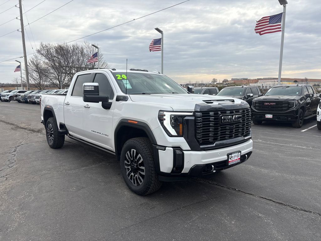Used 2024 GMC Sierra 3500 Denali Ultimate image 3