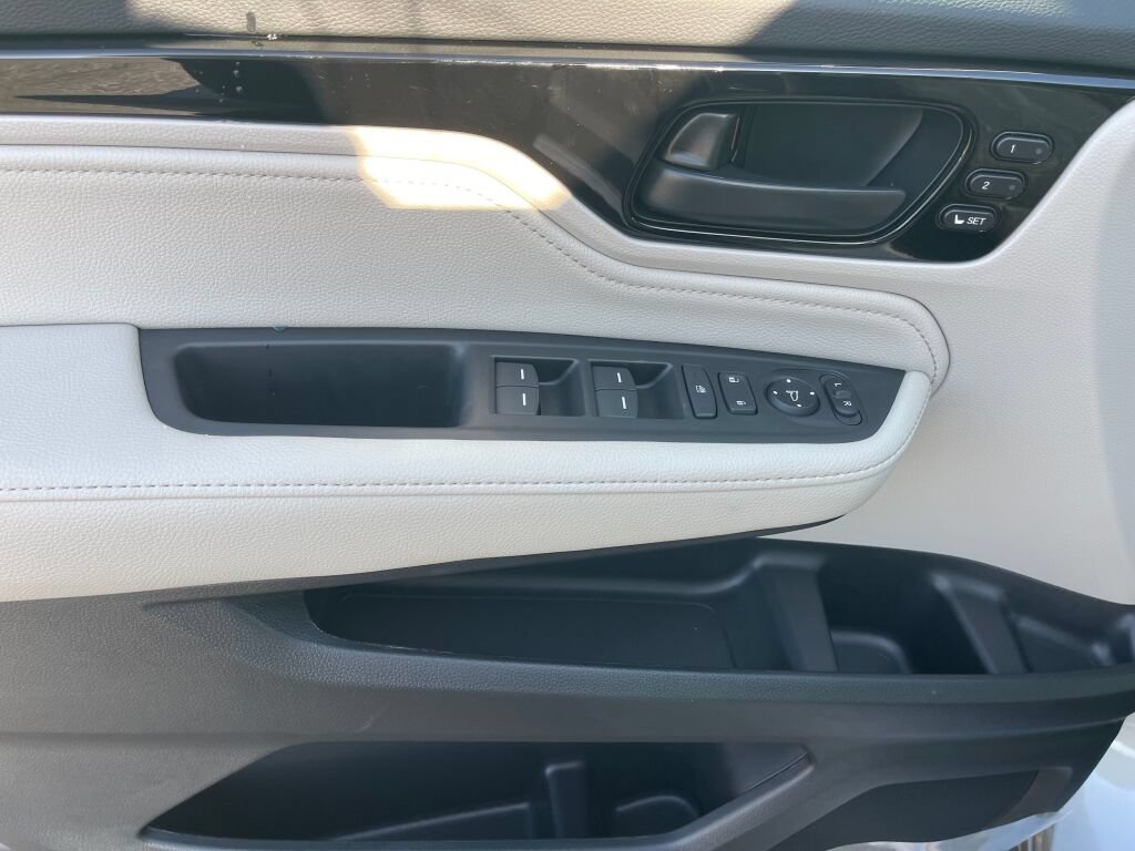 New 2026 Honda Odyssey Touring image 7