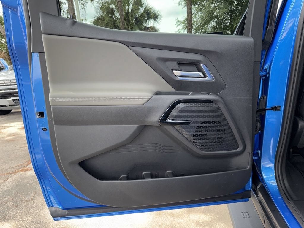 Used 2026 Chevrolet Silverado EV Trail Boss AWD/4WD image 37
