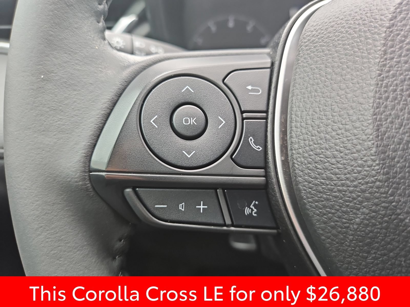 Used 2024 Toyota Corolla Cross LE w/ Moonroof Package FWD image 30