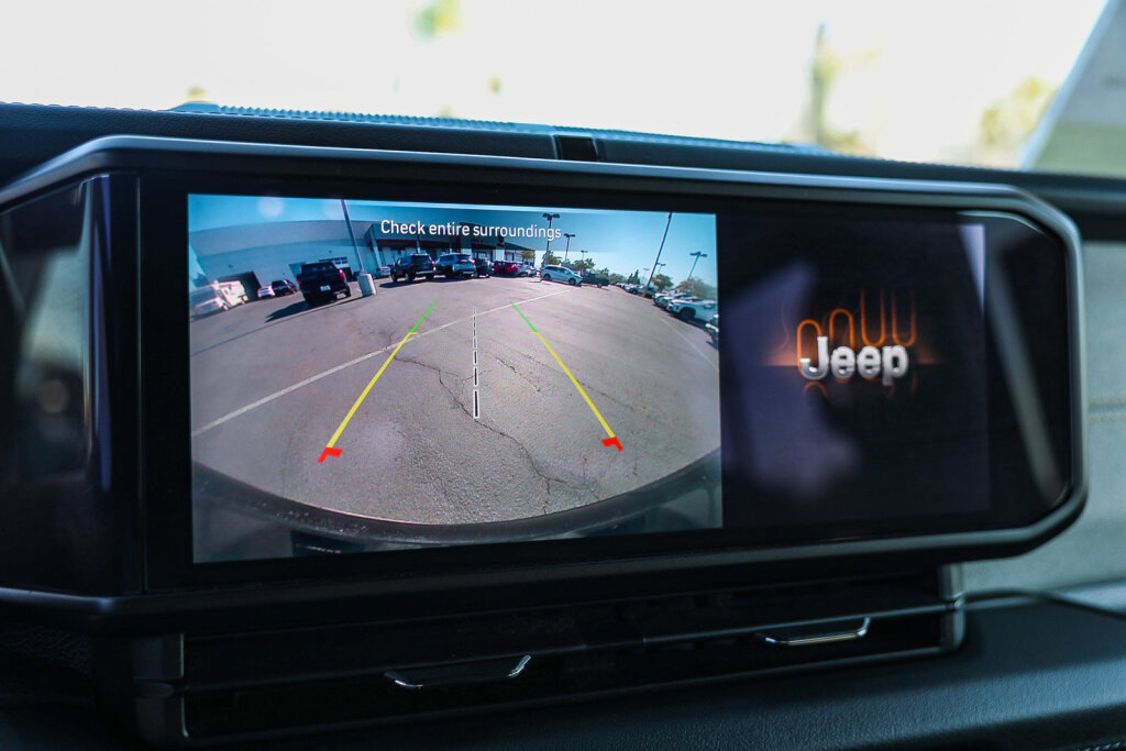 Used 2024 Jeep Wrangler Unlimited Sahara AWD/4WD image 15