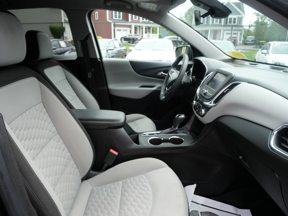 Used 2021 Chevrolet Equinox LS AWD/4WD image 17