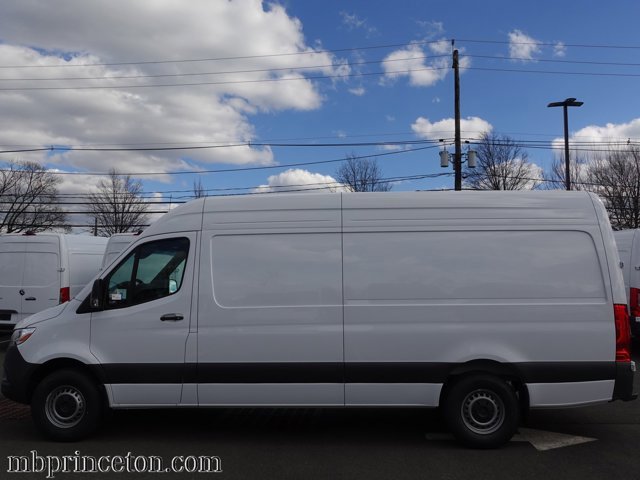Used 2024 Mercedes-Benz Sprinter 2500 image 3