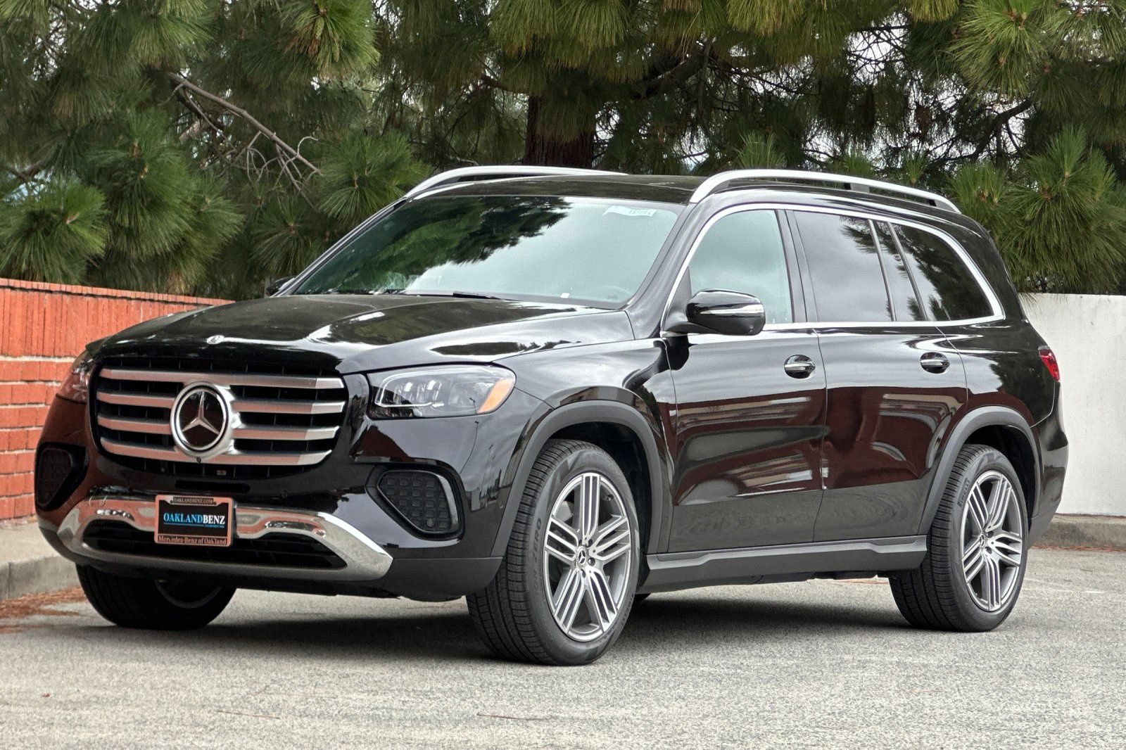 Used 2024 Mercedes-Benz GLS 450 4MATIC image 9