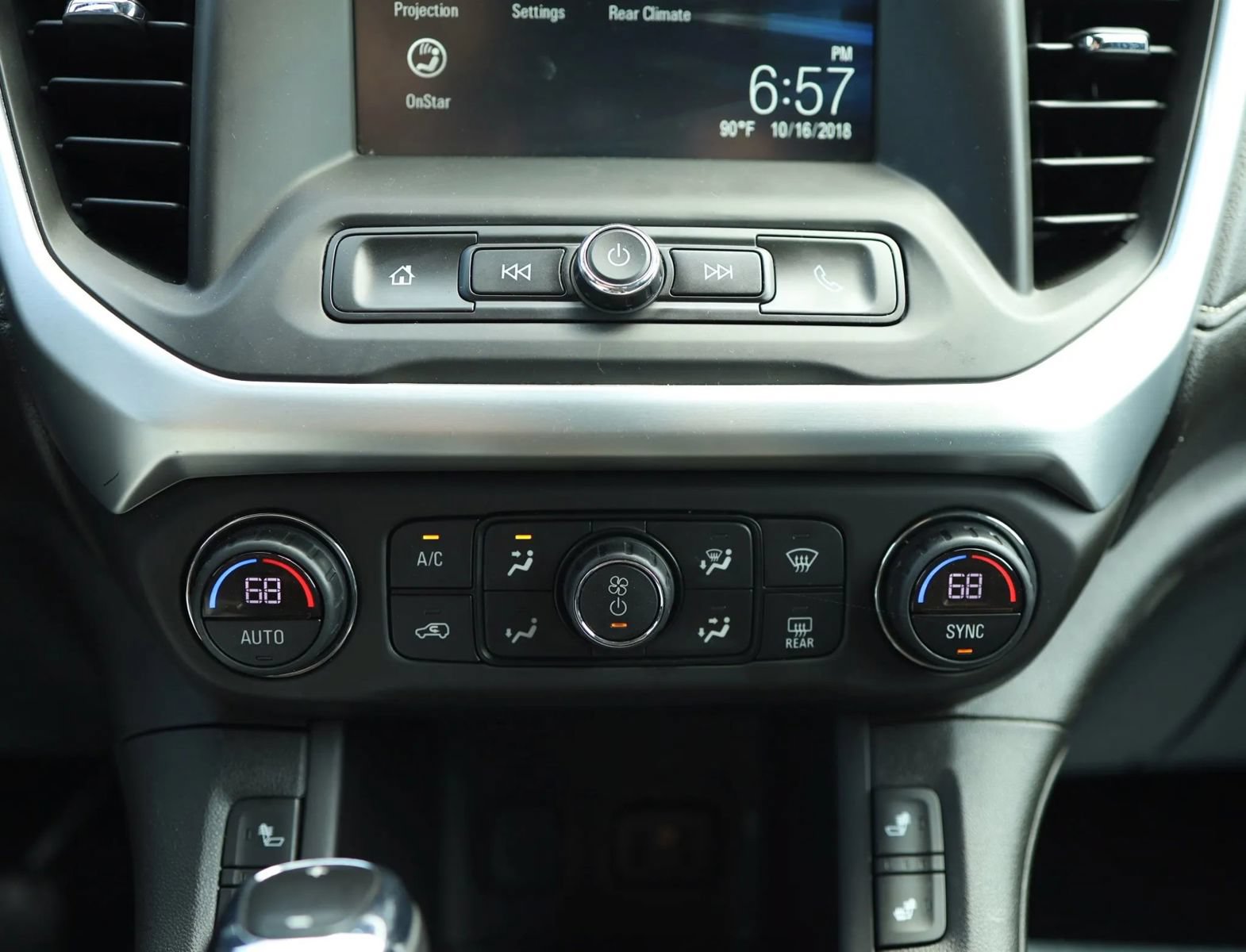 Used 2018 GMC Acadia SLE w/ LPO, Black Accent Package AWD/4WD image 18