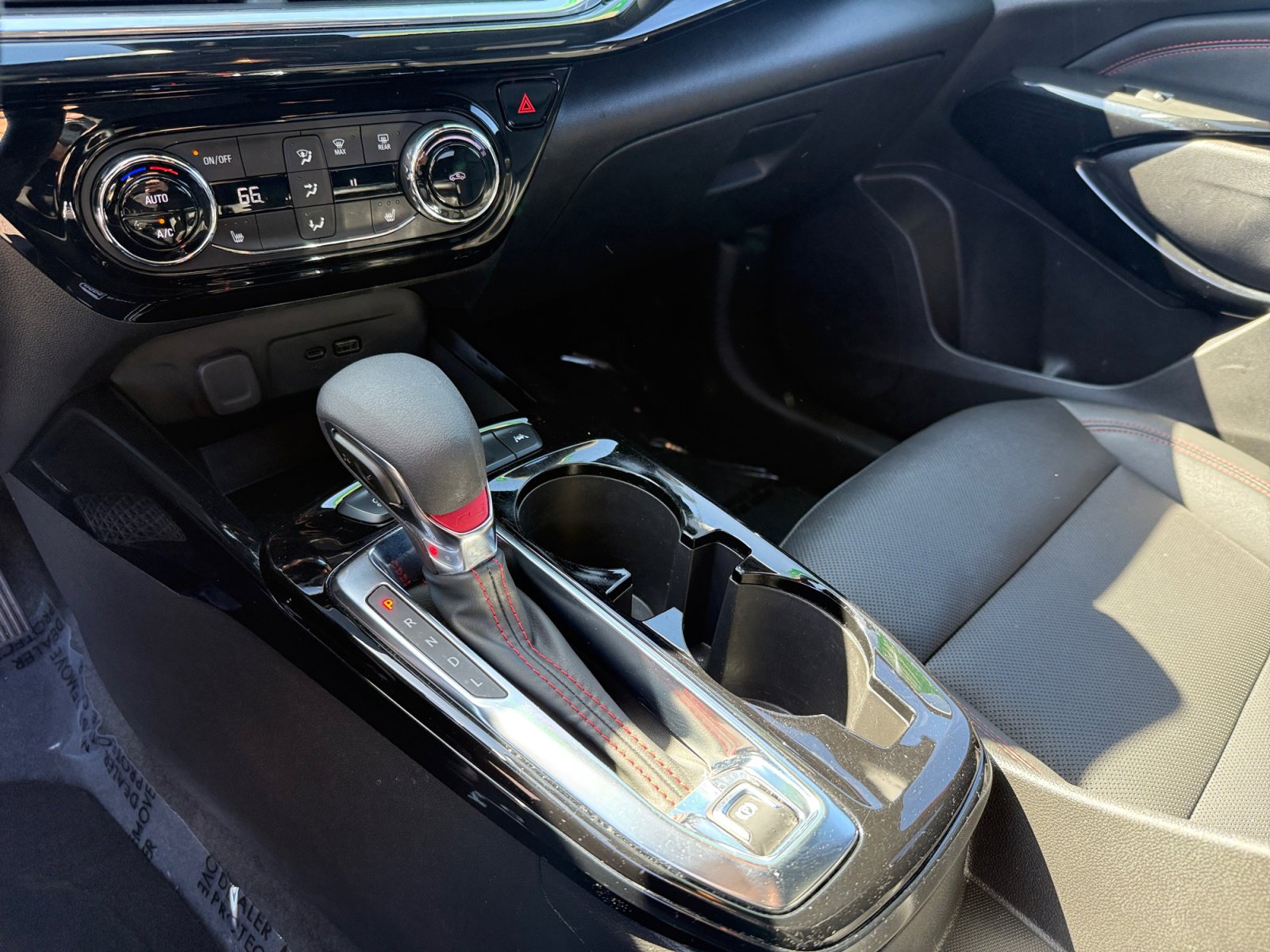 Used 2024 Chevrolet Trax RS w/ Driver Confidence Package image 13