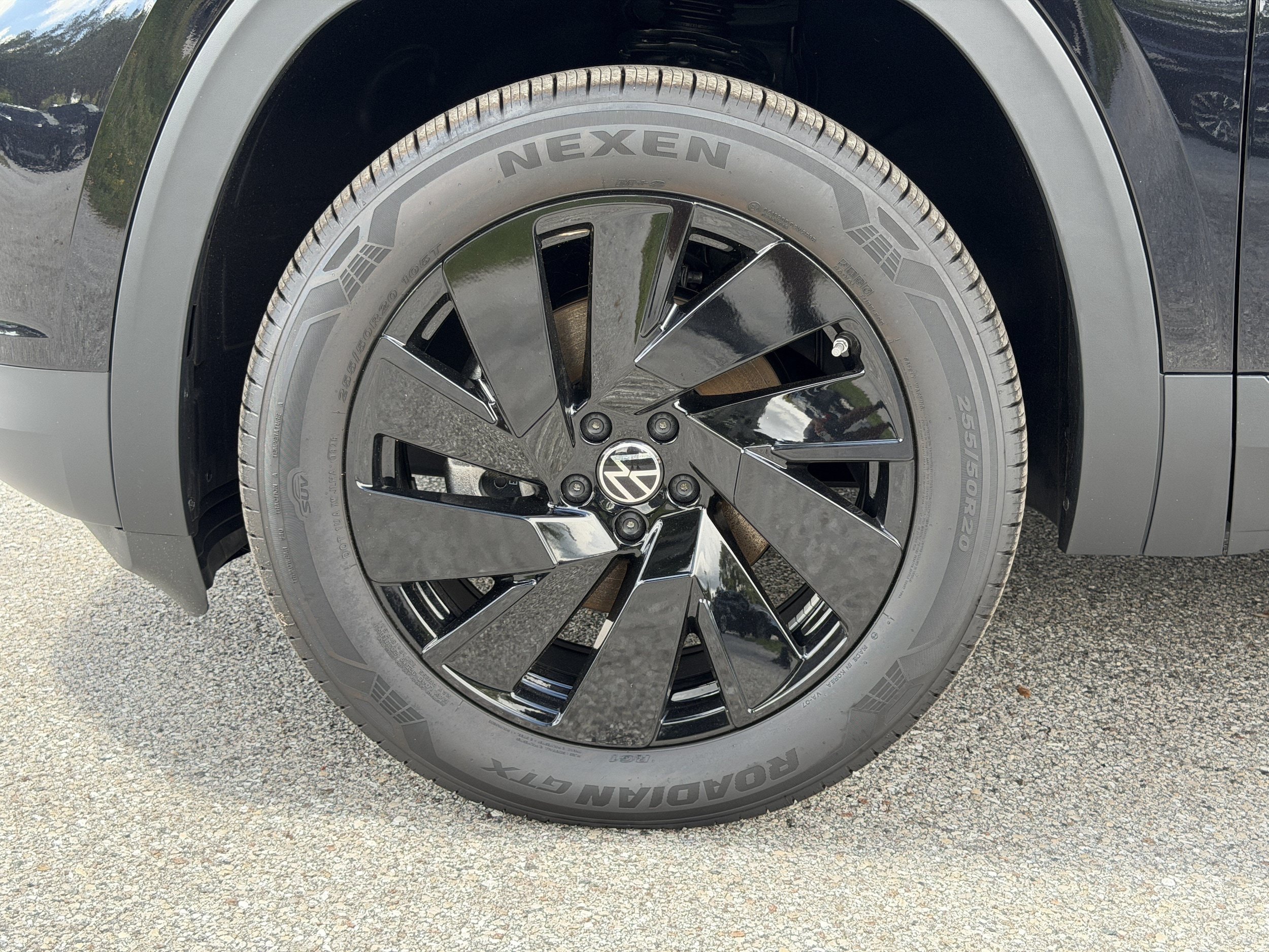 New 2026 Volkswagen Atlas SE FWD image 36