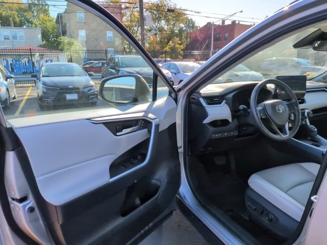 Used 2025 Toyota RAV4 XLE Premium w/ Weather Package AWD/4WD image 11