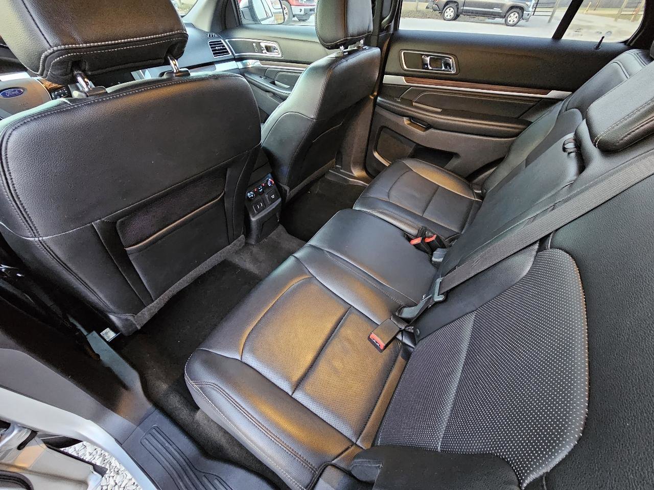 Used 2016 Ford Explorer Limited image 19