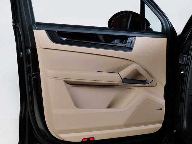 New 2026 Porsche Cayenne GTS AWD/4WD image 28
