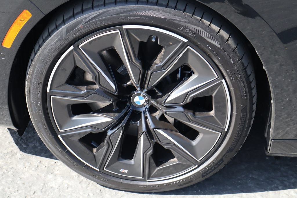 Used 2026 BMW 740i w/ Premium Package RWD image 14