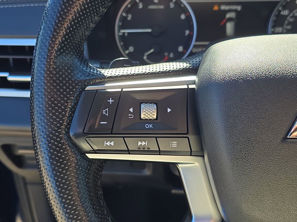 Used 2024 Mitsubishi Outlander SE image 30