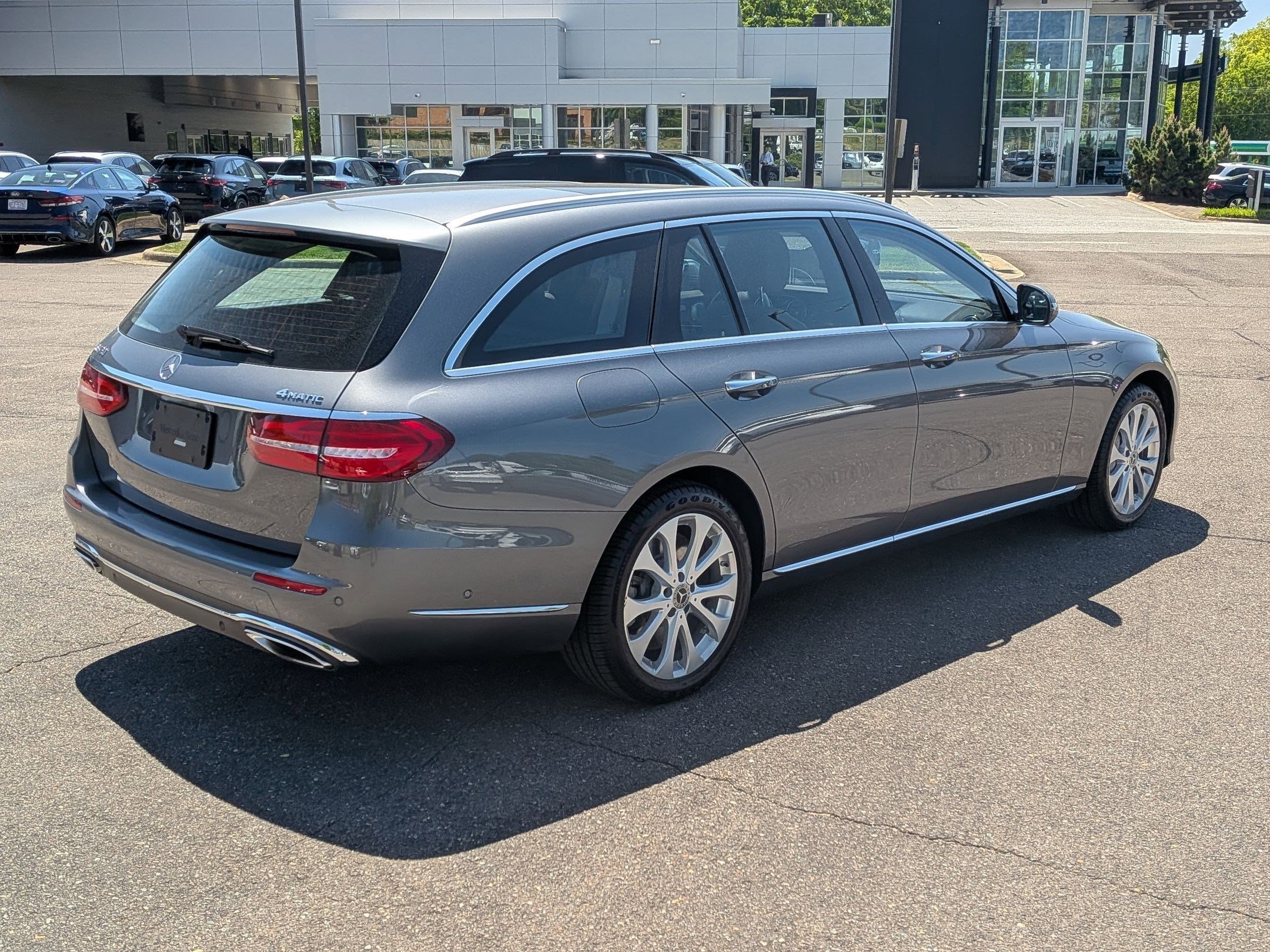 Used 2019 Mercedes-Benz E 450 4MATIC Wagon image 3