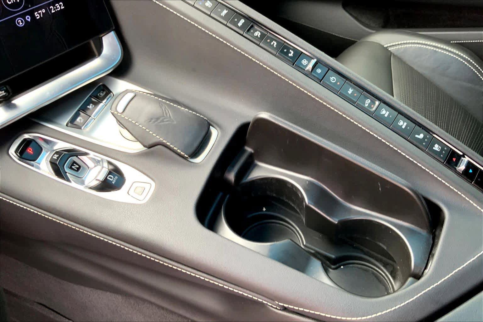 Used 2021 Chevrolet Corvette Stingray Preferred Cpe w/ Z51 Performance Package RWD image 17