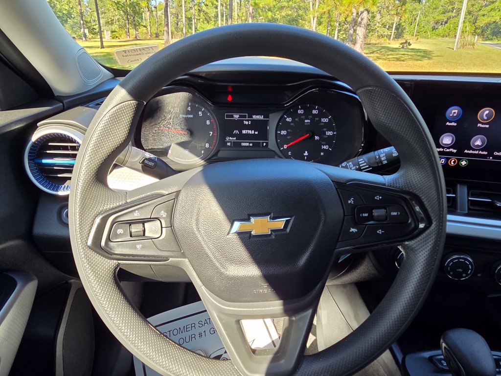 Used 2026 Chevrolet Trax LS w/ LS Convenience Package FWD image 33