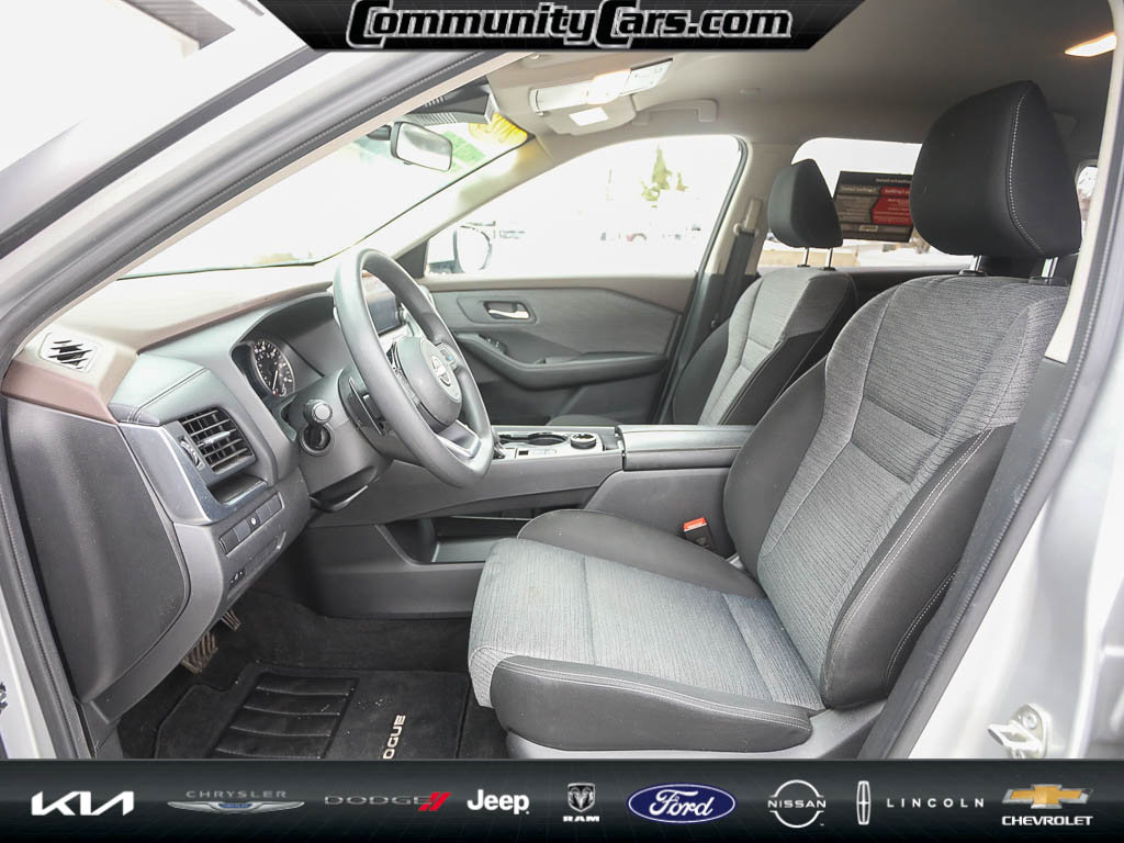 Used 2023 Nissan Rogue SV image 13