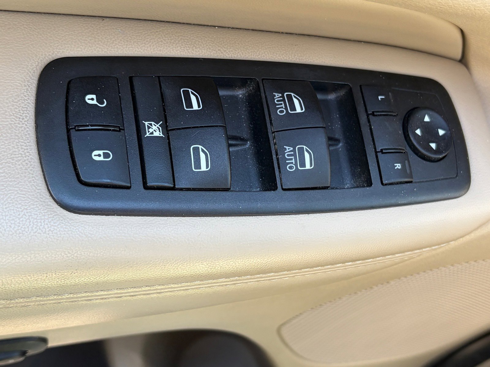 Used 2021 Jeep Grand Cherokee Limited w/ Luxury Group II RWD image 8
