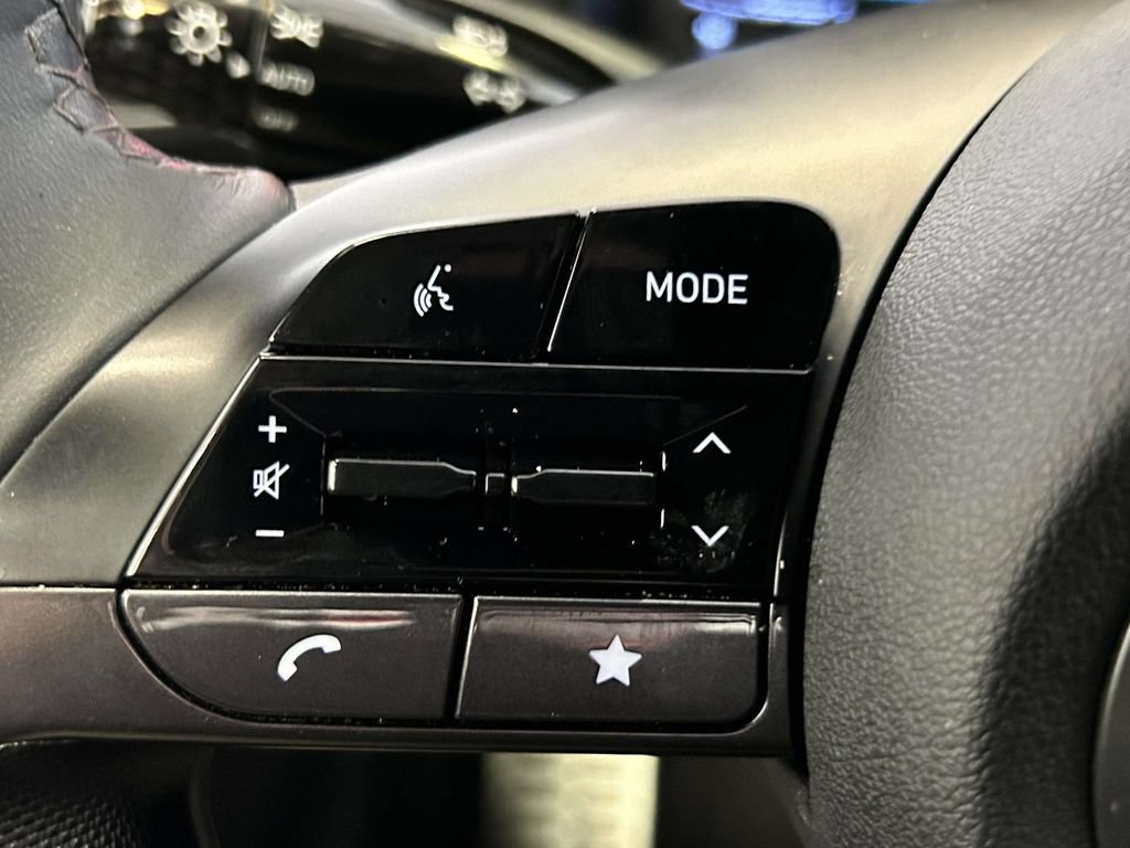 Used 2025 Hyundai Elantra Sport FWD image 24