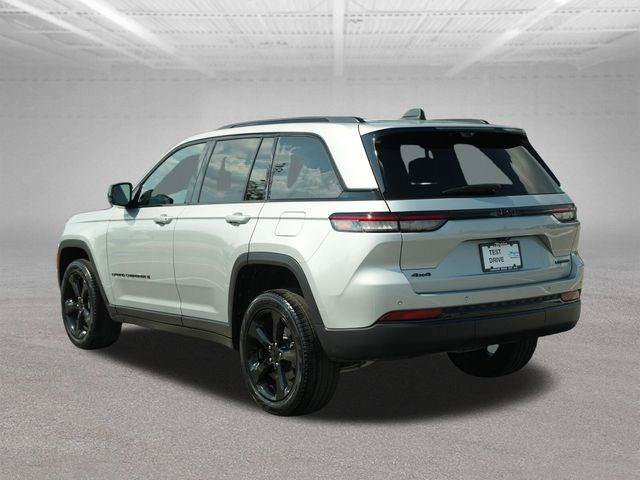 Certified 2025 Jeep Grand Cherokee Limited w/ Luxury Tech Group II AWD/4WD image 6